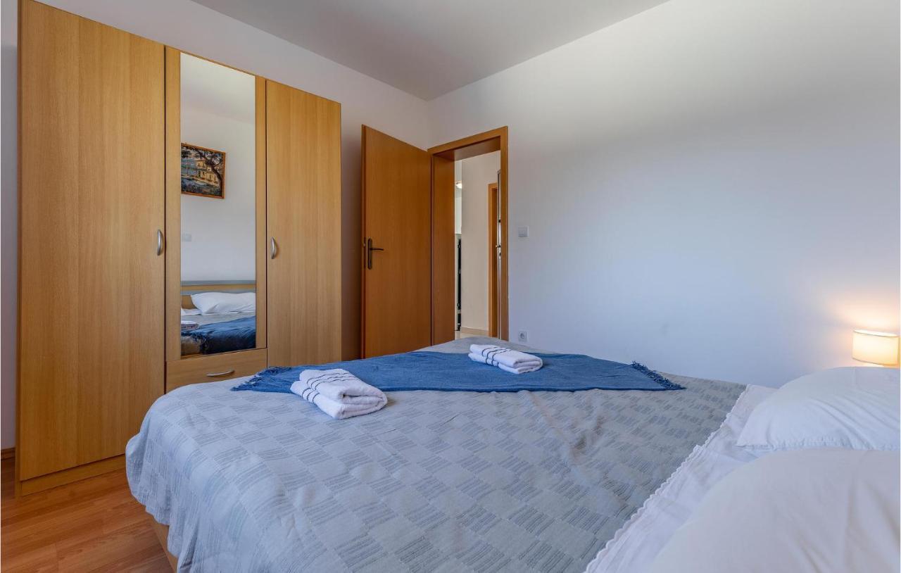 Lovely Apartment In Medulin With Kitchen Luaran gambar