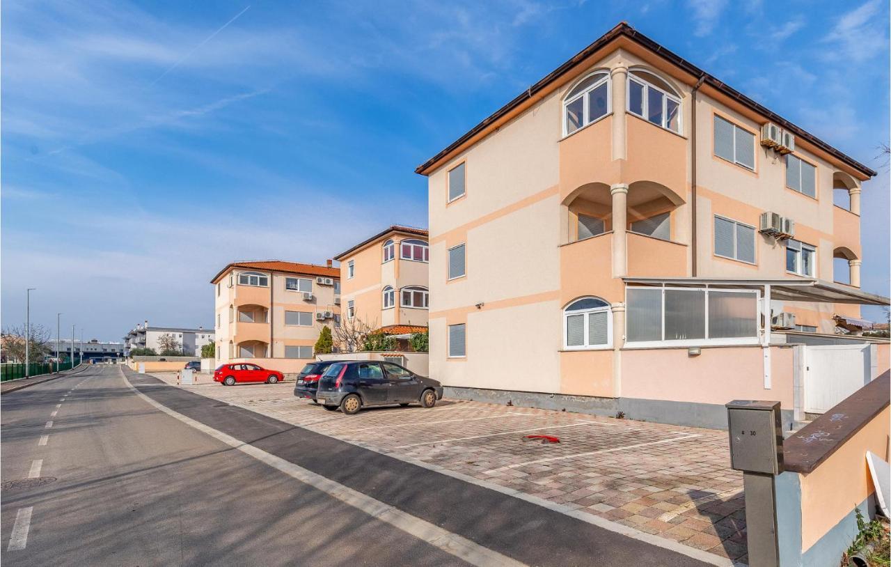 Lovely Apartment In Medulin With Kitchen Luaran gambar